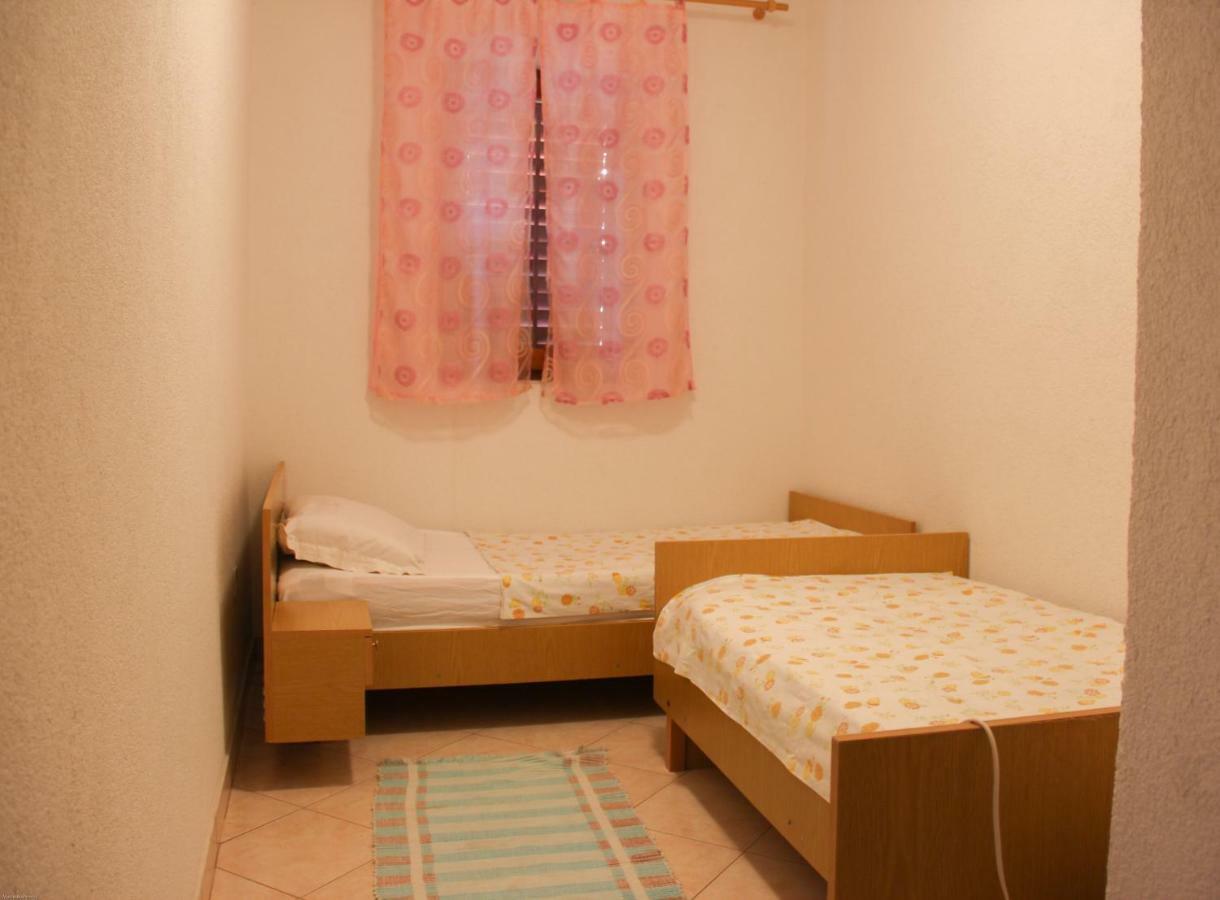 Apartmani Nada เซเกต วรันยีชา ภายนอก รูปภาพ
